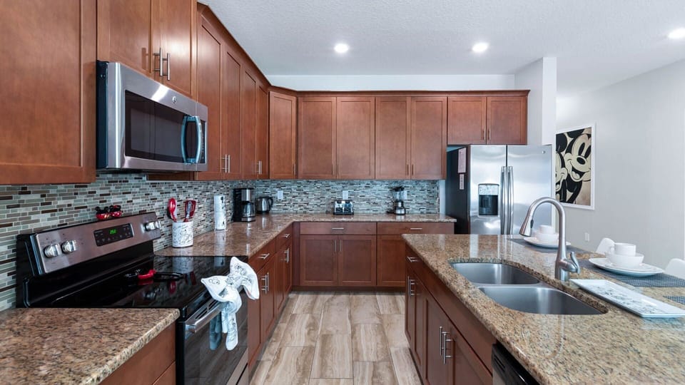 Kitchen (Angle)