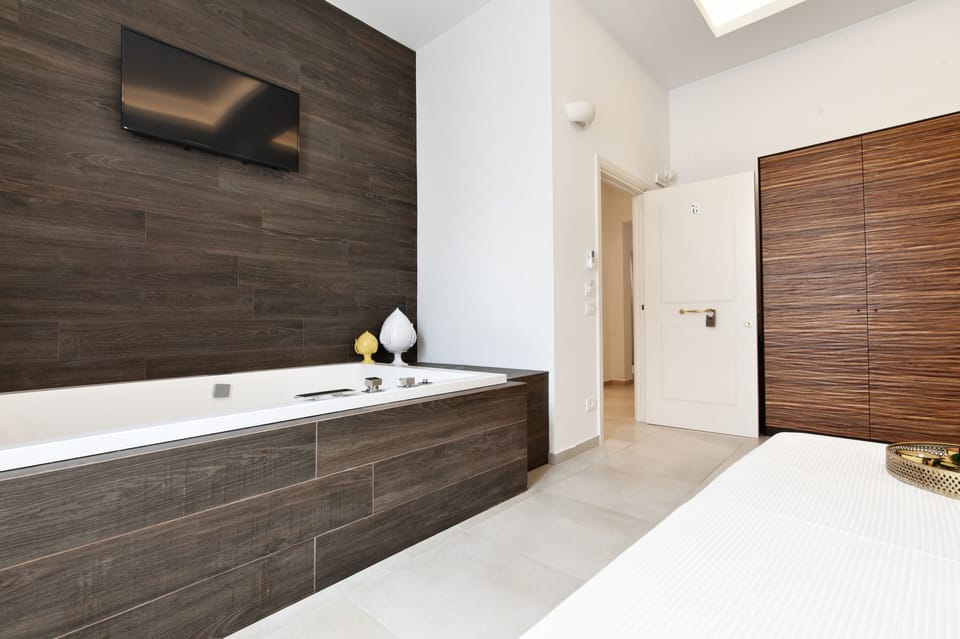 Superior Double or Twin Room, 1 Bedroom, Hot Tub | Free WiFi
