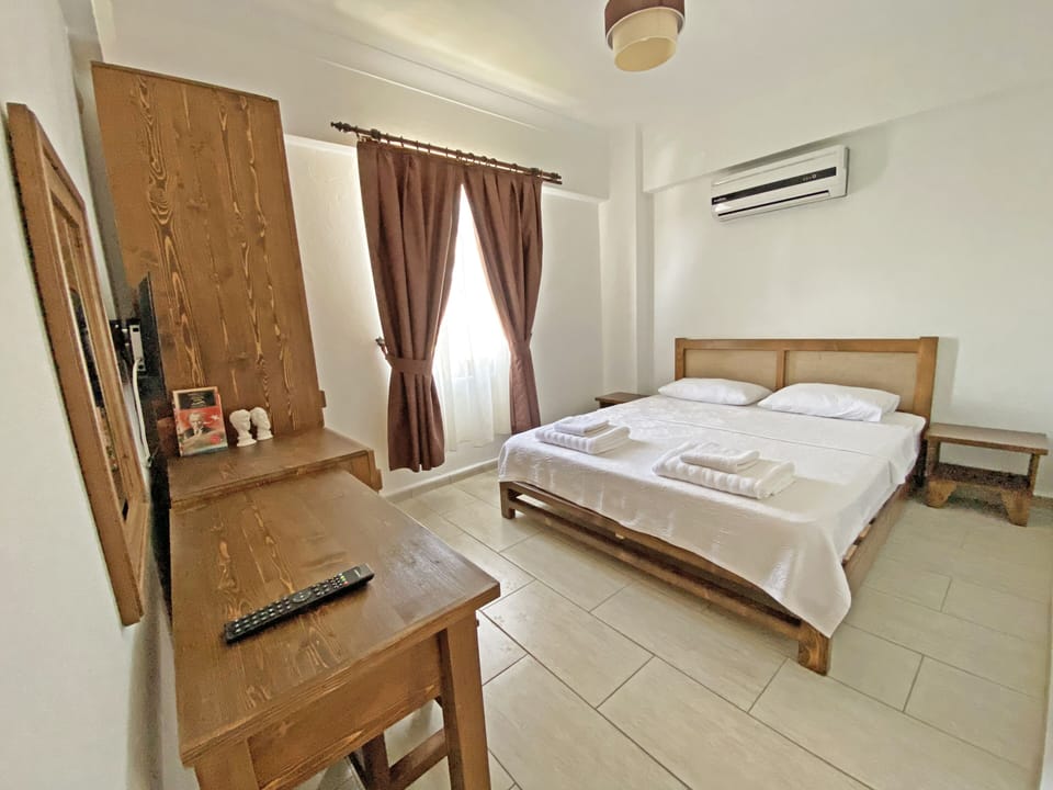 Standard Double Room, Garden View | Minibar, free WiFi, bed sheets