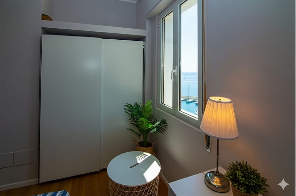 Room | Iron/ironing board