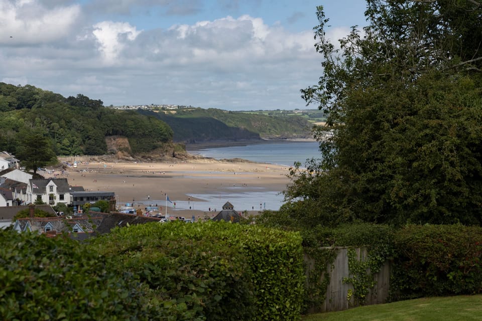The Hawthorns - Large Luxury Cottage Hot Tub Sea Views House in Saundersfoot