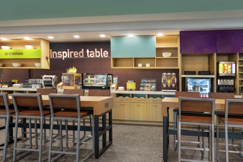 Free continental breakfast on weekdays