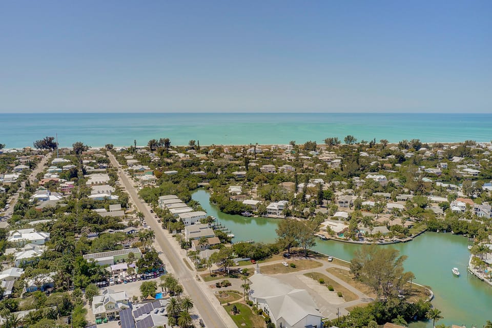 Looking West down Pine Ave towards the Beach
