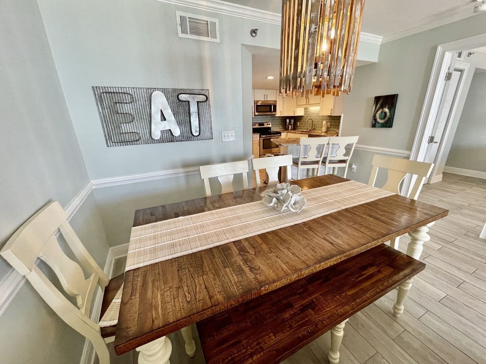 Phoenix V 813, 2 Bedroom/2 Bathroom. Sleeps 8. Managed by Island Rentals