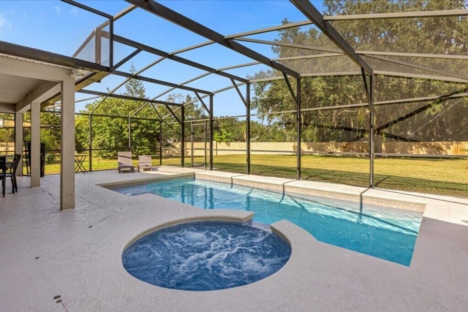 957EmeraldGreenCt31
