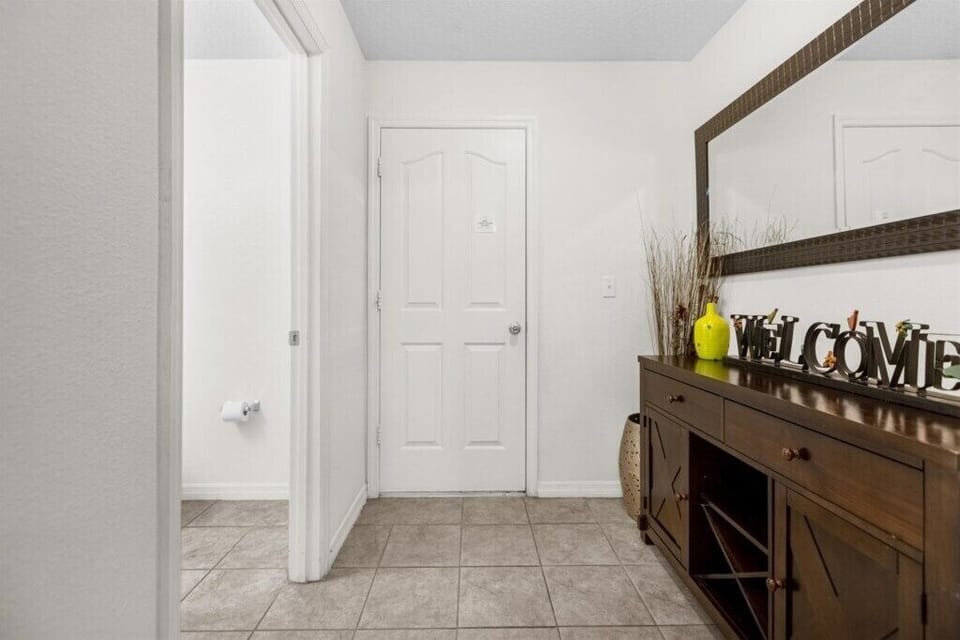 957EmeraldGreenCt11