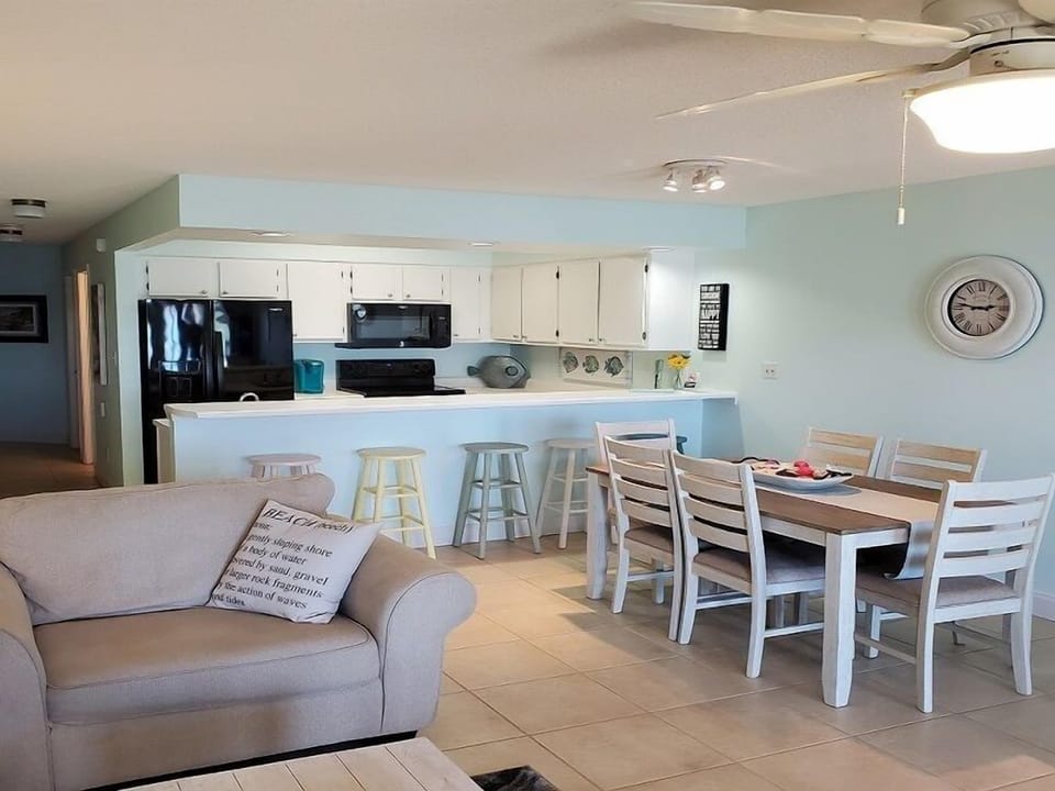 Open Concept Living, Dining, and Kitchen