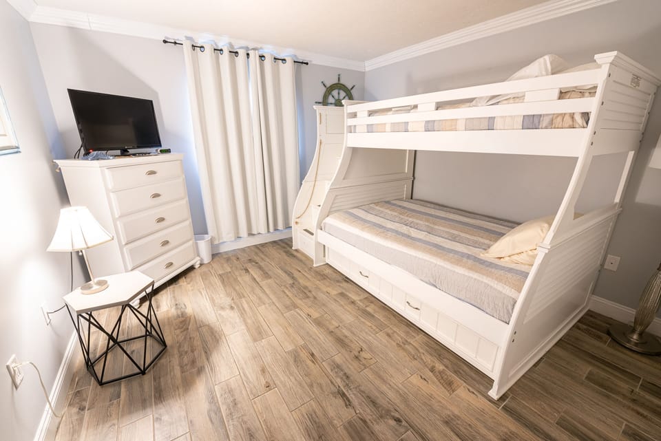 Guest bedroom