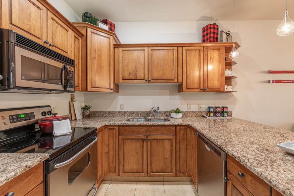 A fully stocked kitchen for your enjoyment.