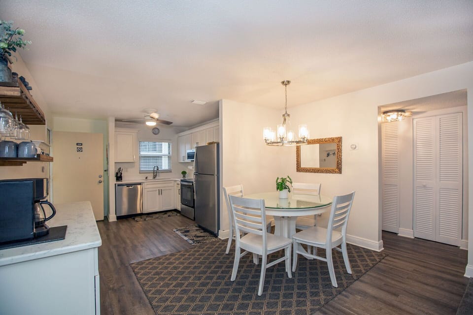 New-3-901-Beach-Road,-Dining-Area-Toward-Hall.jpg