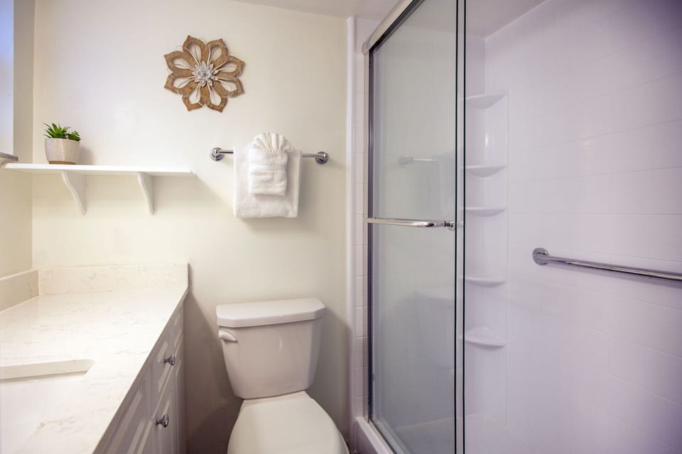 New-7-901-Beach-Road,-Unit-206,-Bathroom-1.jpg