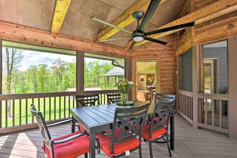Screened Porch | Gas Grill