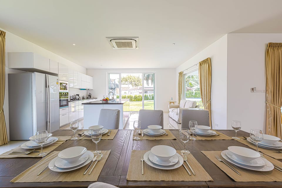Villa | In-room dining