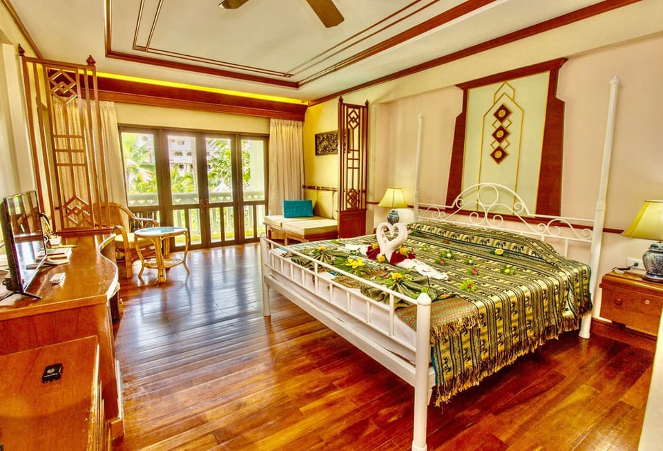 Premier Double or Twin Room | In-room safe, desk, bed sheets