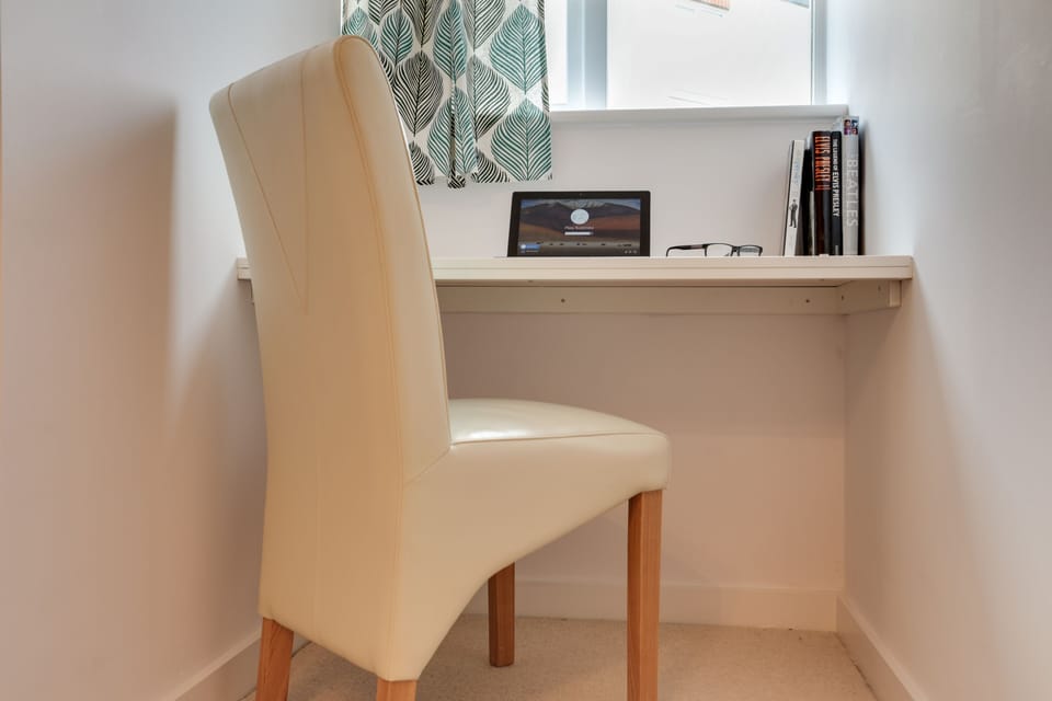 Apartment | 3 bedrooms, individually decorated, individually furnished, desk