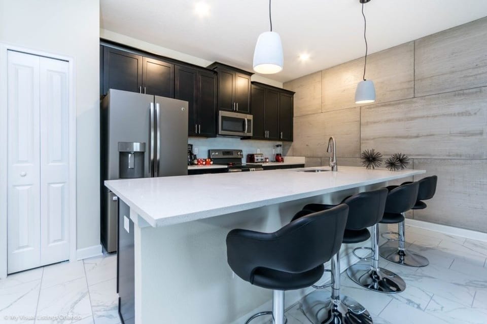 Townhome, 4 Bedrooms | Private kitchen