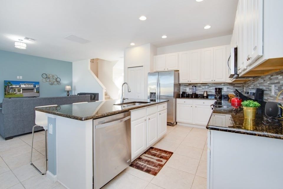 House, 5 Bedrooms | Private kitchen | Dishwasher