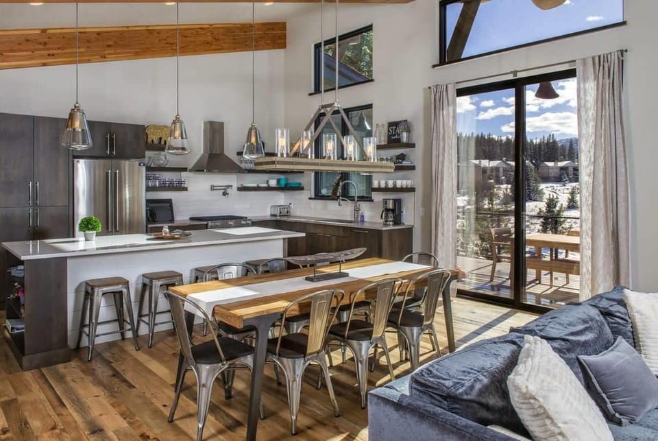 Dining table with seating for 8 and 4 seats at the breakfast bar