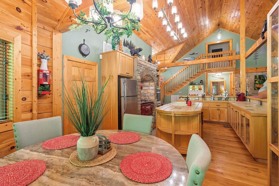 Cabin, Multiple Beds, Hot Tub | Dining