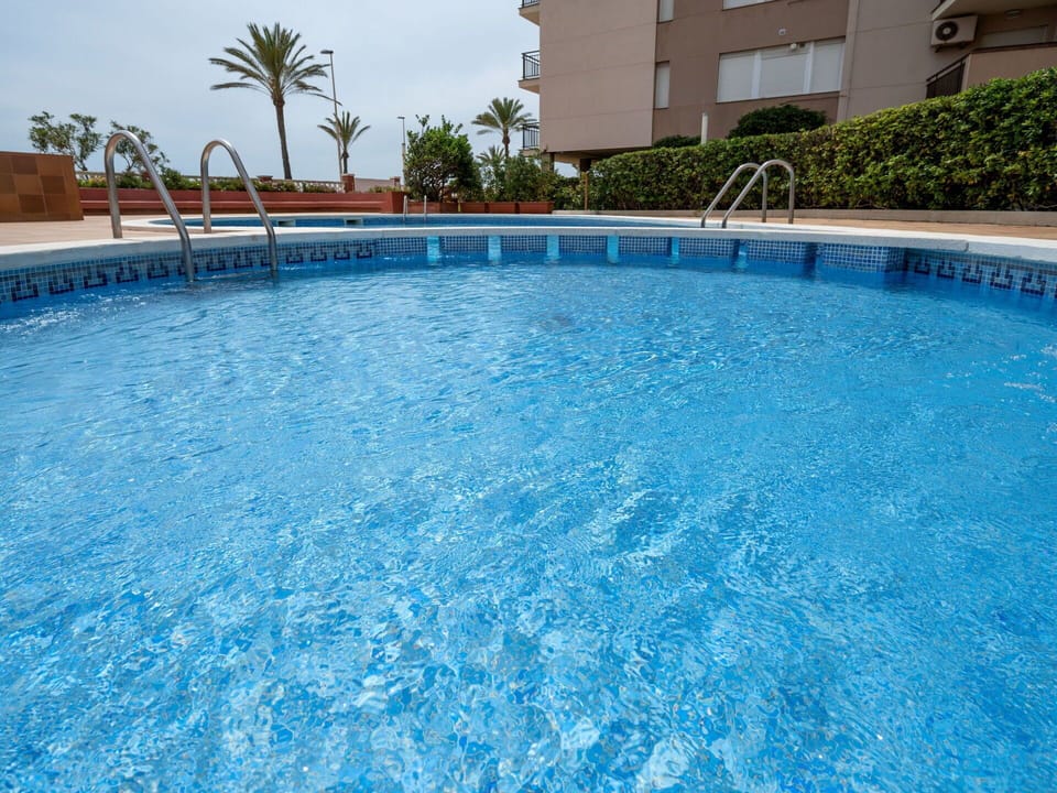 Water, Property, Swimming Pool, Azure, Tree, Sky, Building, Plant