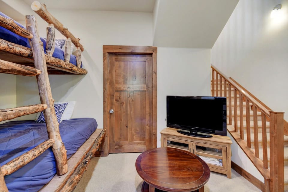 Lower Level Bunk Area With 40" HD TV