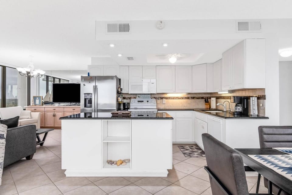 Fully Stocked Kitchen