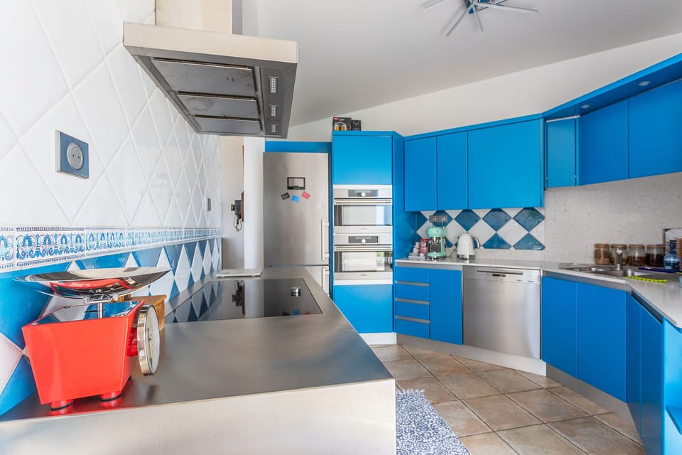 Kitchen opening onto the terrace