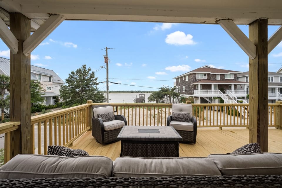 Front Deck. Sound side public access with small beach on both ends of street. 