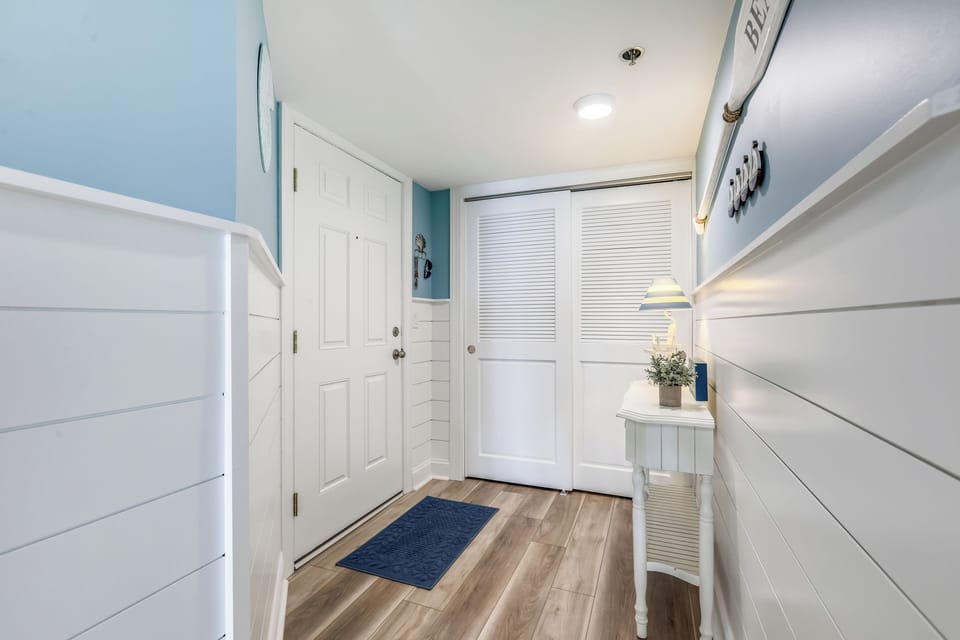 Floor Plan,Entry,