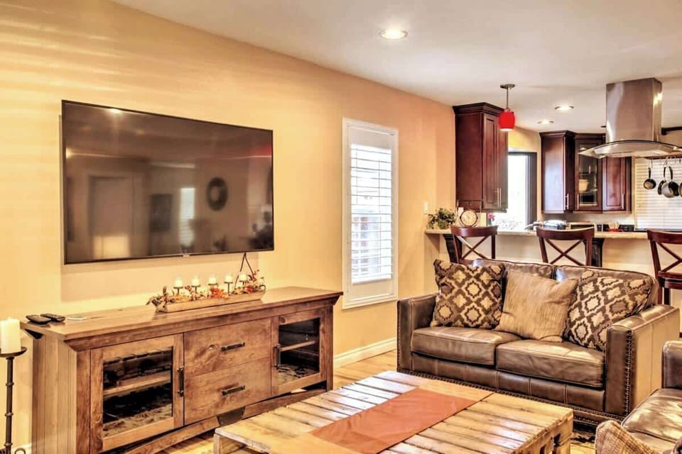 Main Livingroom