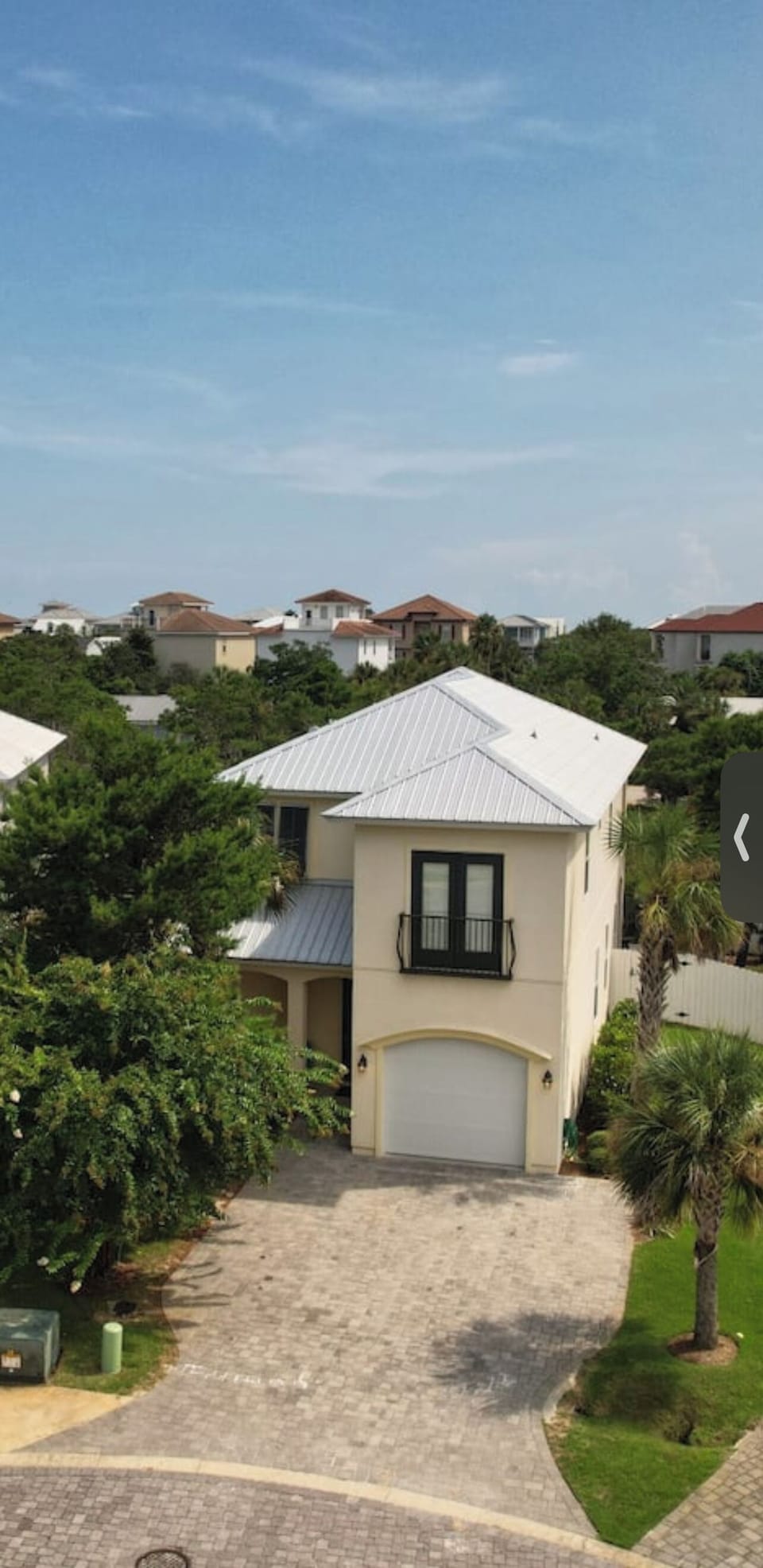 Parking area infront of house between cul de sac circle and house front