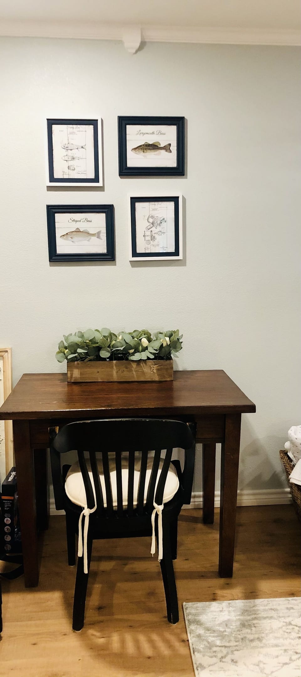 Desk and chair in the living Room