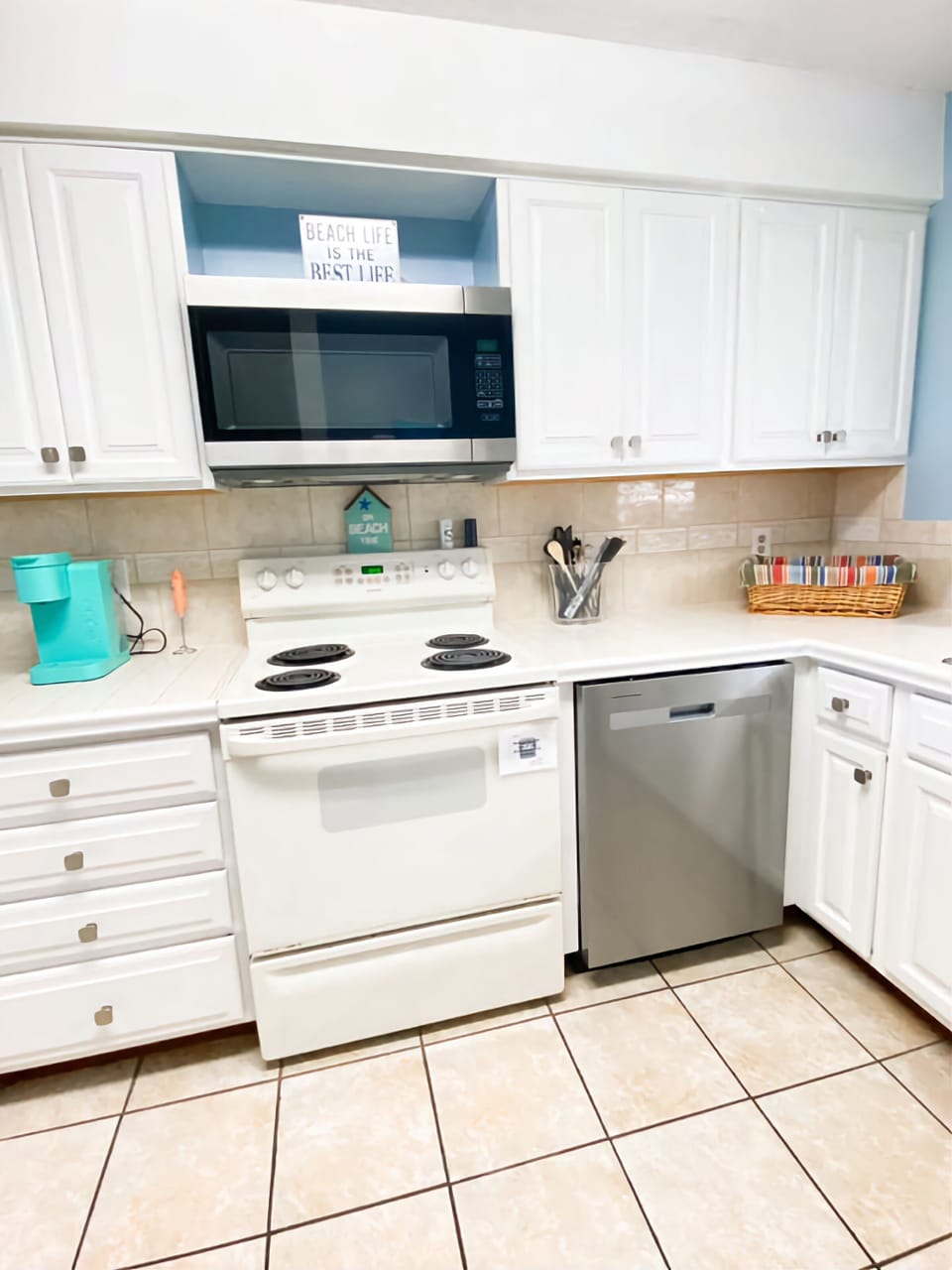 Updated kitchen with new dishwasher installed 3/2024