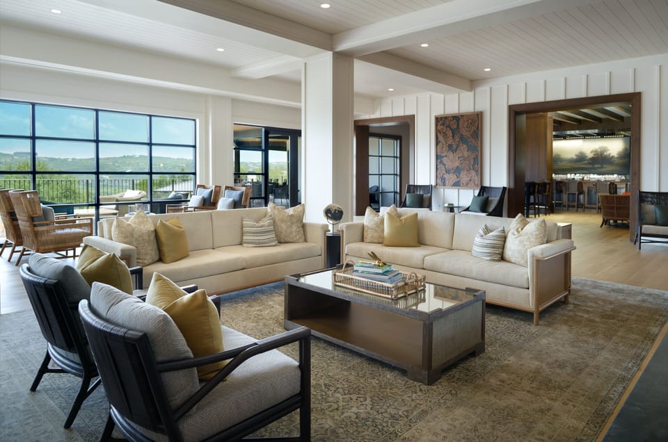 3 bars/lounges, sports bar