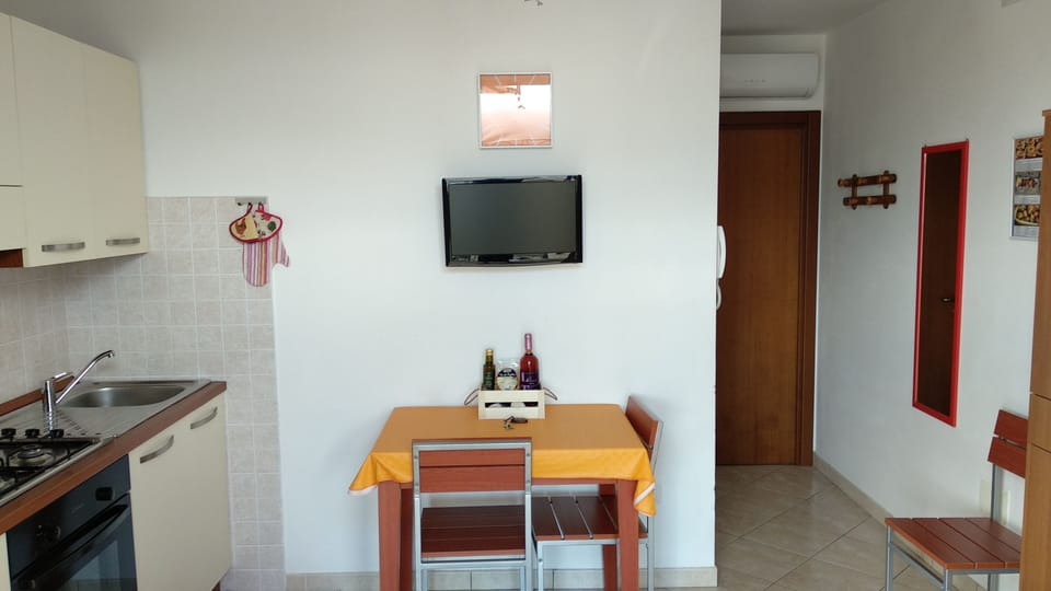 Apartment, 1 Bedroom, Terrace | Private kitchen | Coffee/tea maker, stovetop