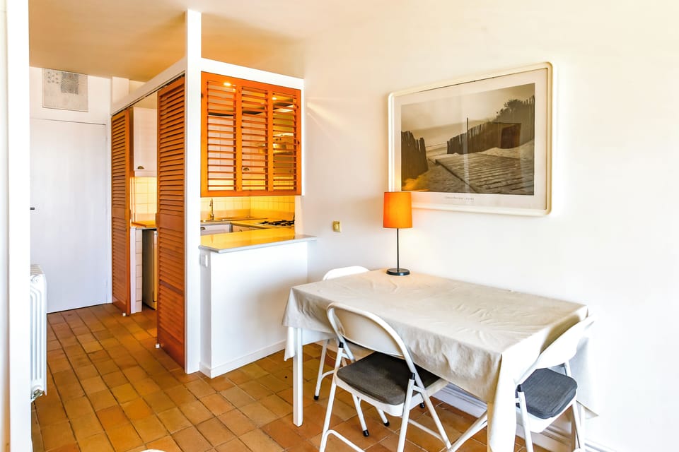 Apartment, 2 Bedrooms, Ocean View | Dining