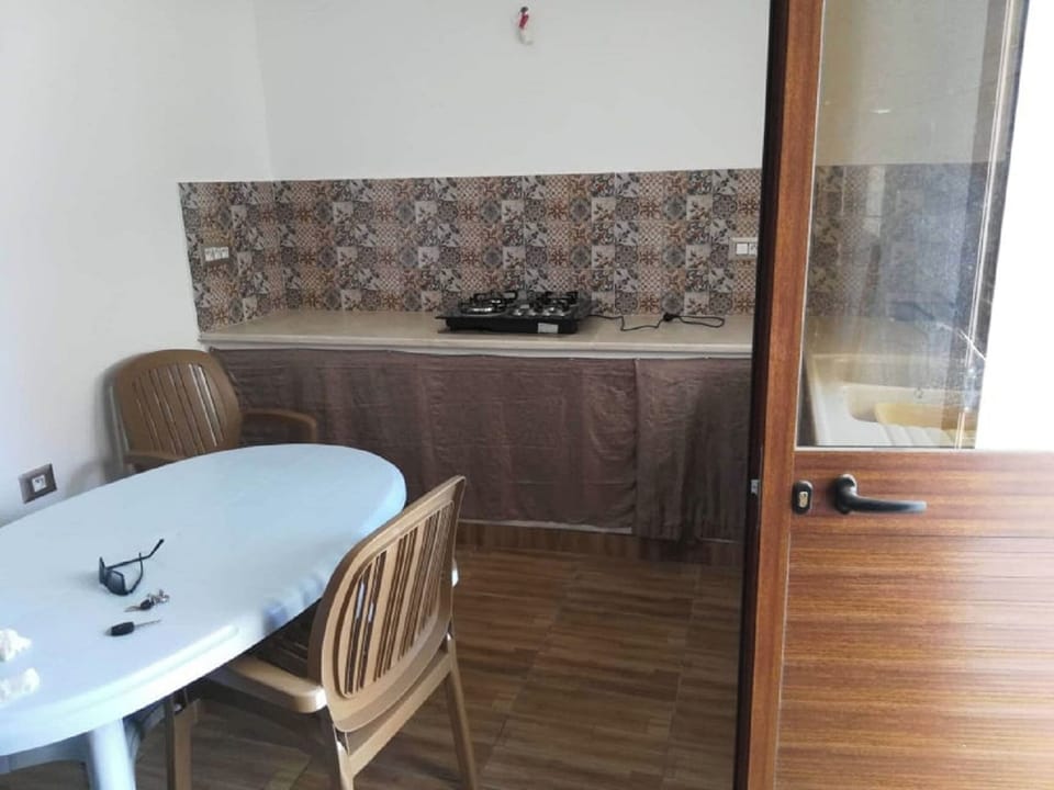 Apartment, 2 Bedrooms, Smoking, Balcony | Interior