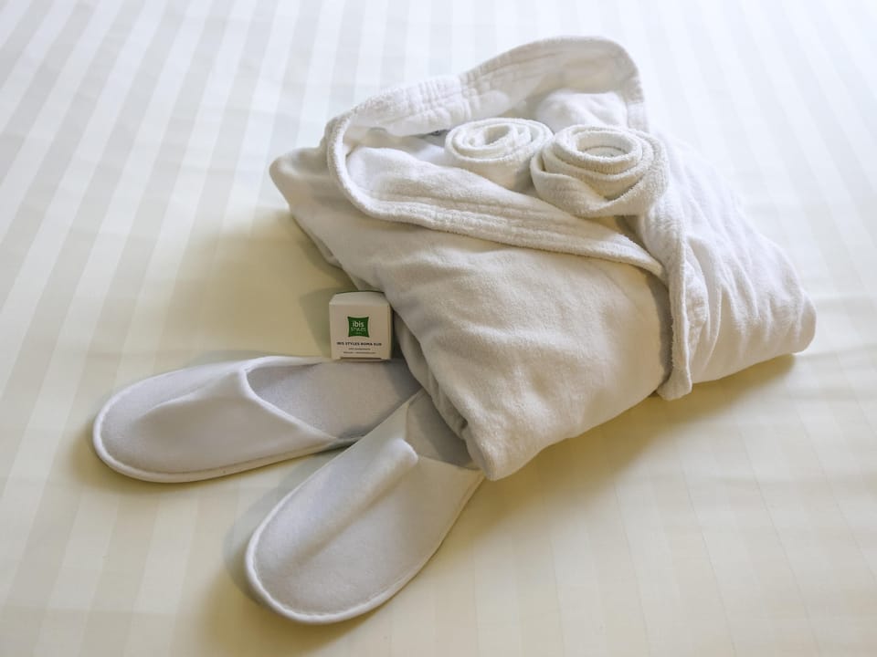 Superior Twin Room, 2 Twin Beds, Balcony | Minibar, in-room safe, desk, soundproofing
