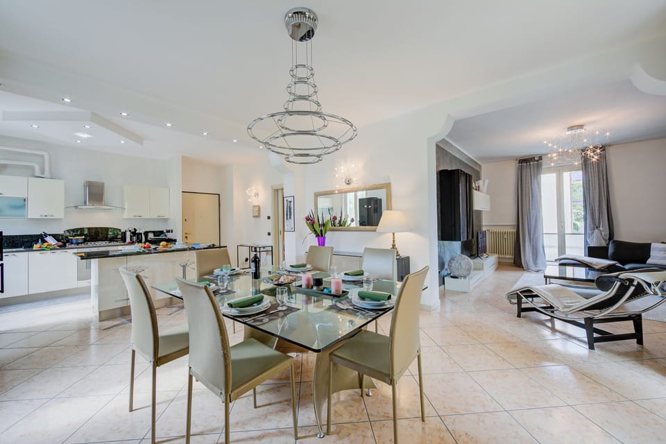 Family Apartment, Multiple Bedrooms (Silvy Apt Salò | Charming & Near) | Interior