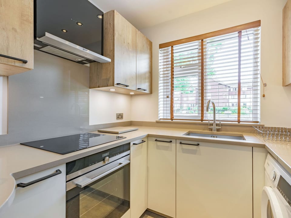 Kitchen | Studio - Avon Lock Cottages, Tewkesbury
