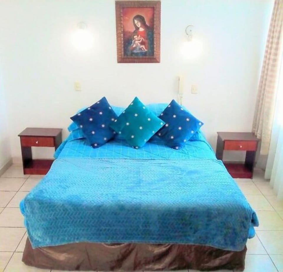 Triple Room | Free WiFi, bed sheets