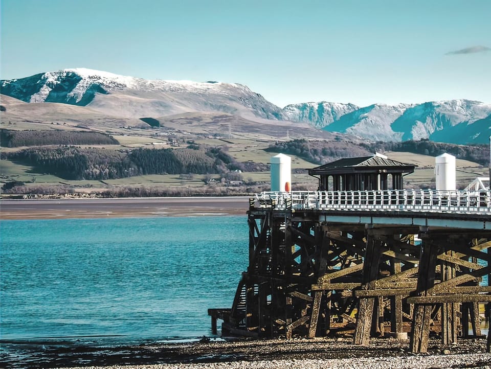 Surrounding area | Stanton, Menai Bridge
