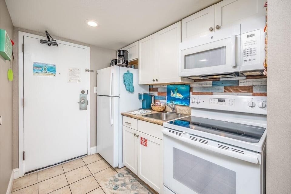 Full size kitchen appliances