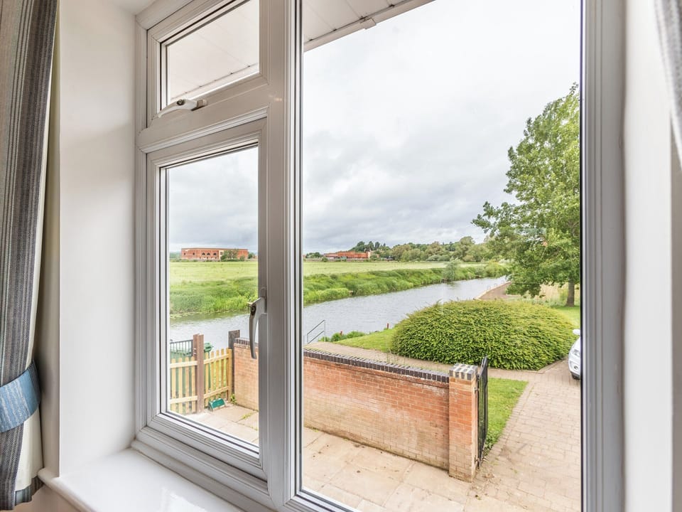 View | Avon Lock Cottage - Avon Lock Cottages, Tewkesbury