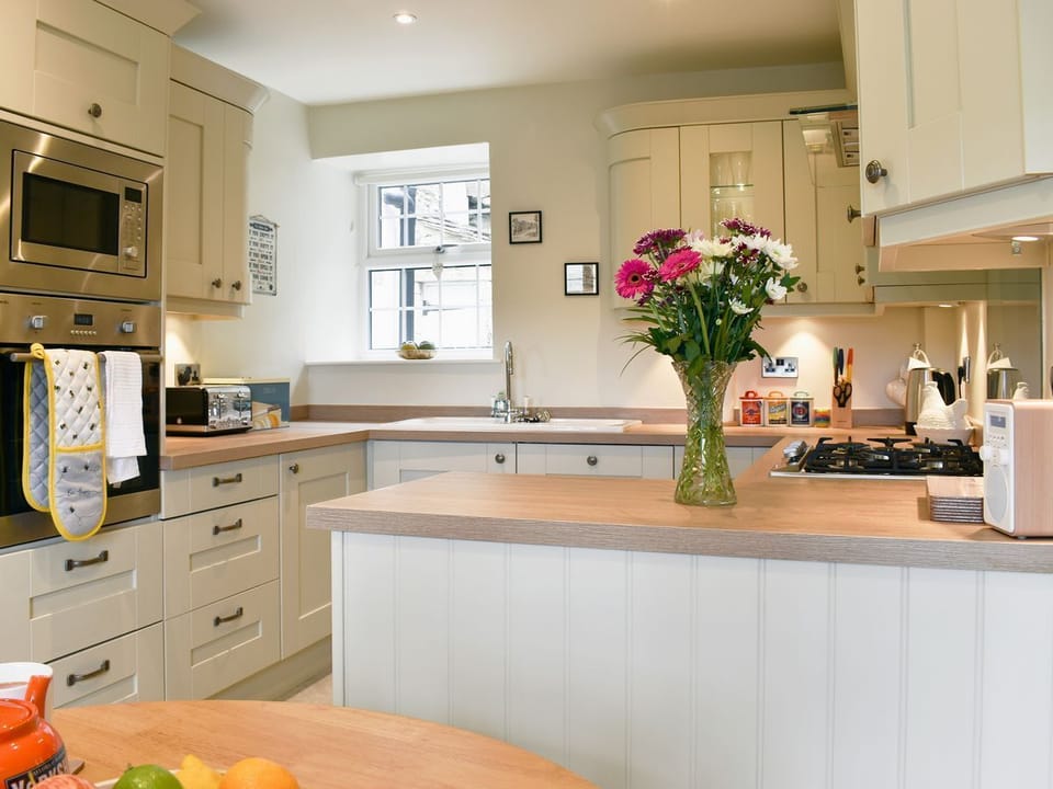 Kitchen/diner | Rooftops - R & R Cottages, Grassington