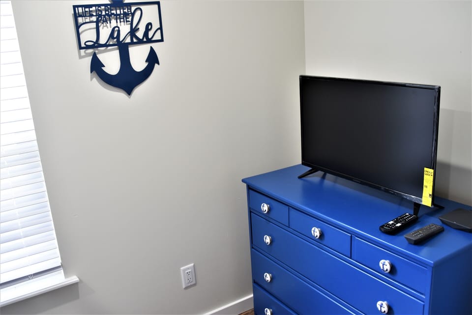 Twin Bunk Bedroom 
