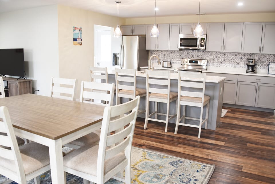 Open Concept Kitchen & Dining Area