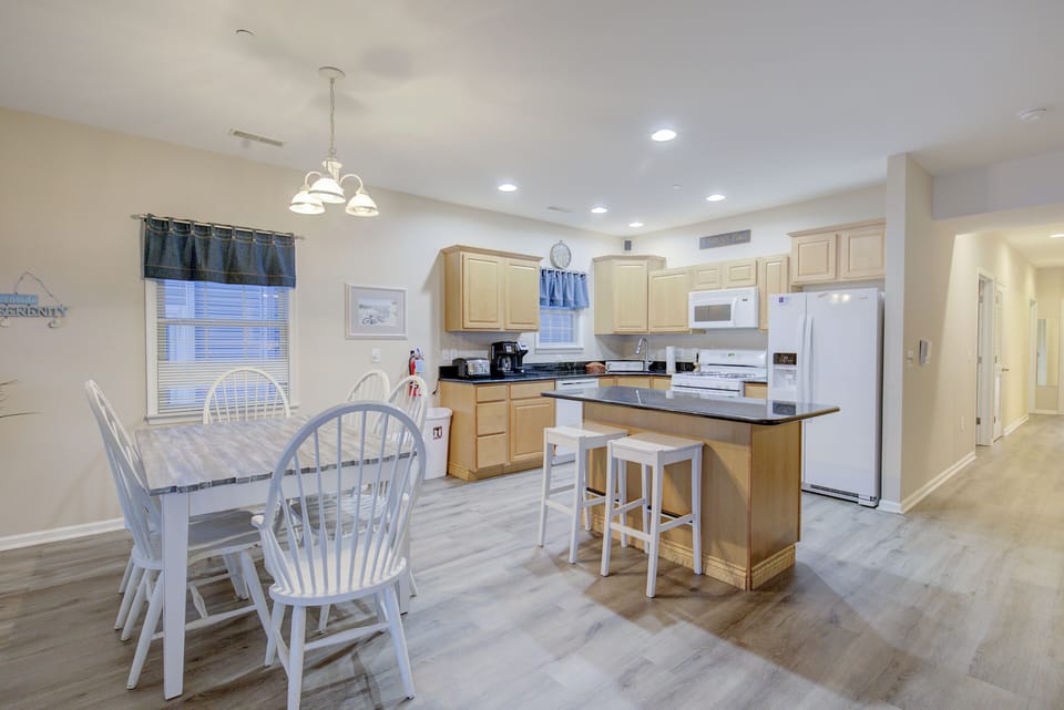 Enjoy a nice big open kitchen to make a home cooked meal!