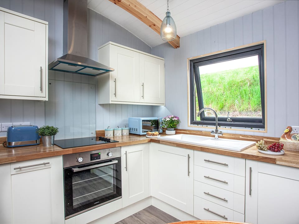 Kitchen | Moor Hen Shepherd Hut - Ponsford Ponds, Knowle, near Cullompton