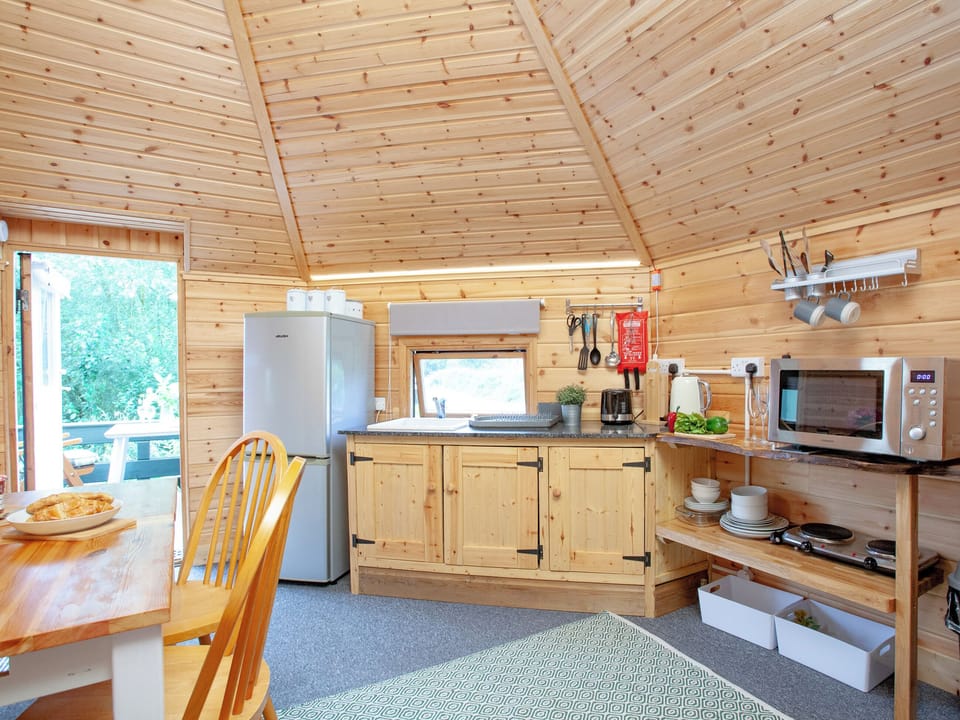 Interior | Coot Roundhouse - Ponsford Ponds, Knowle, near Cullompton